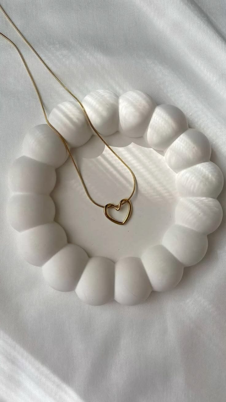 GOLDEN HEART PENDANT